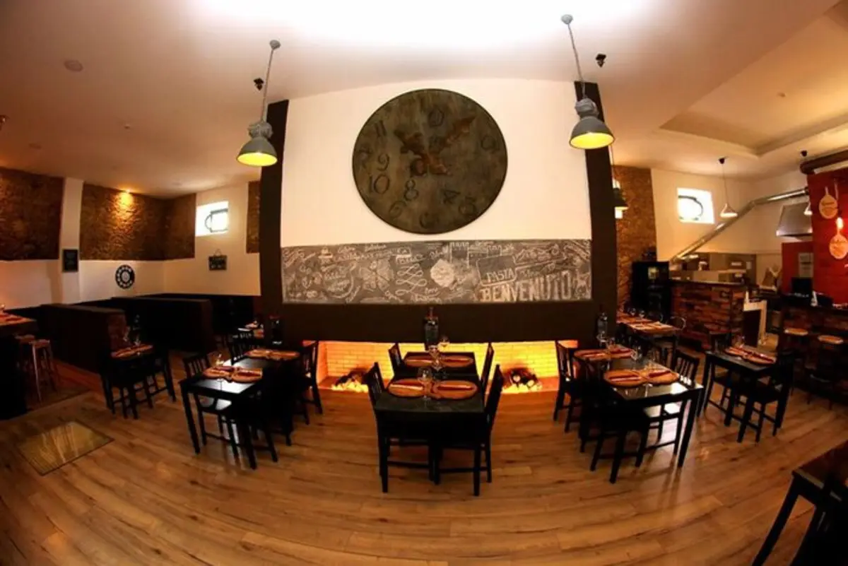 Sala de refeições do restaurante em Palmela