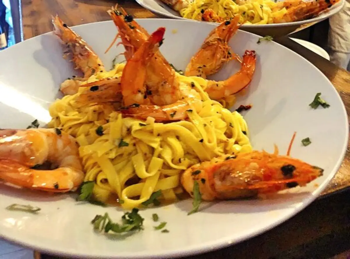 Tagliatelle com gambas